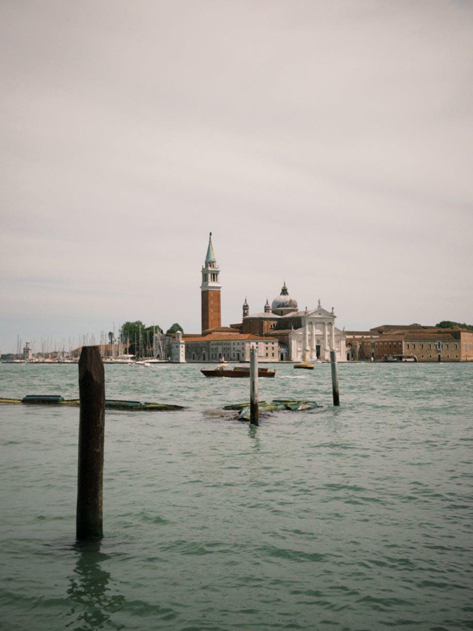 🏝️ 02. Poveglia Island, Italy – Island of Plague and Pain